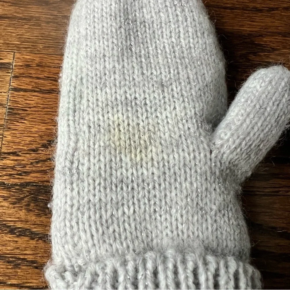 🍭6/$30 H&M Gray and pink bow fleece lined girl’s mittens - 1-2 years